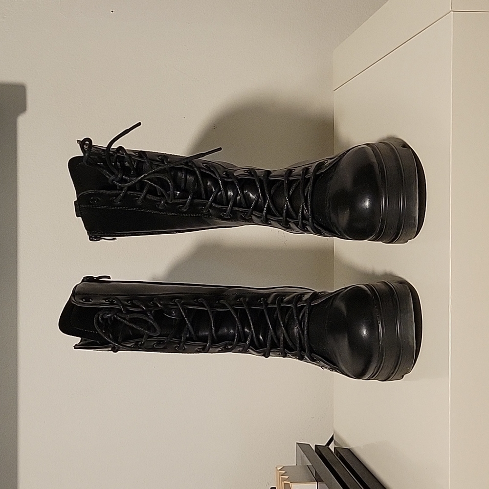 Black boots size 7